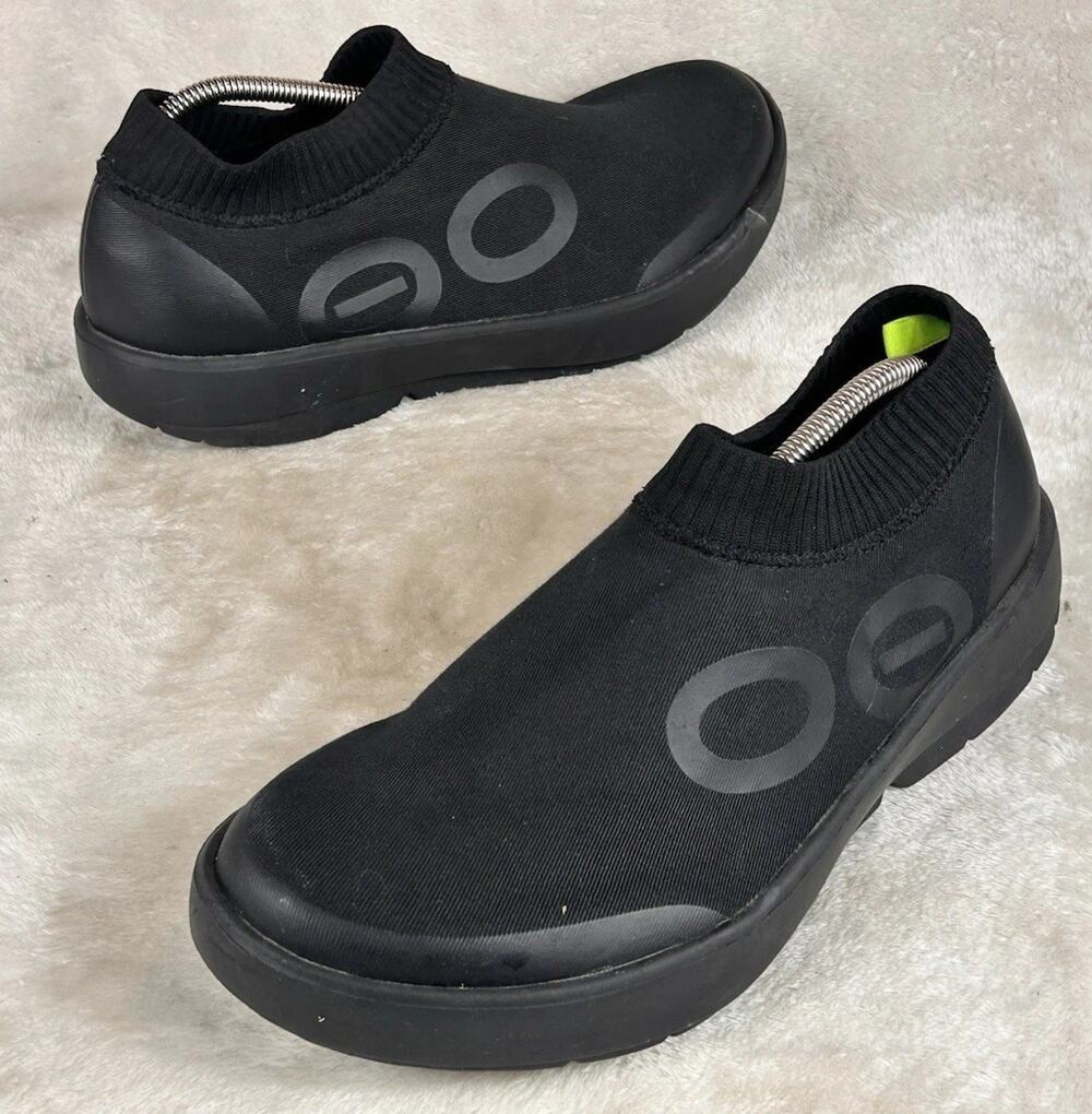 OOFOS OOmg eeZee Low Mens Size 11 Black Casual Walking Recovery Slip On Shoes